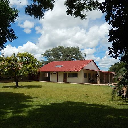 Dornhuegel Guestfarm Hotel Grootfontein Ngoại thất bức ảnh