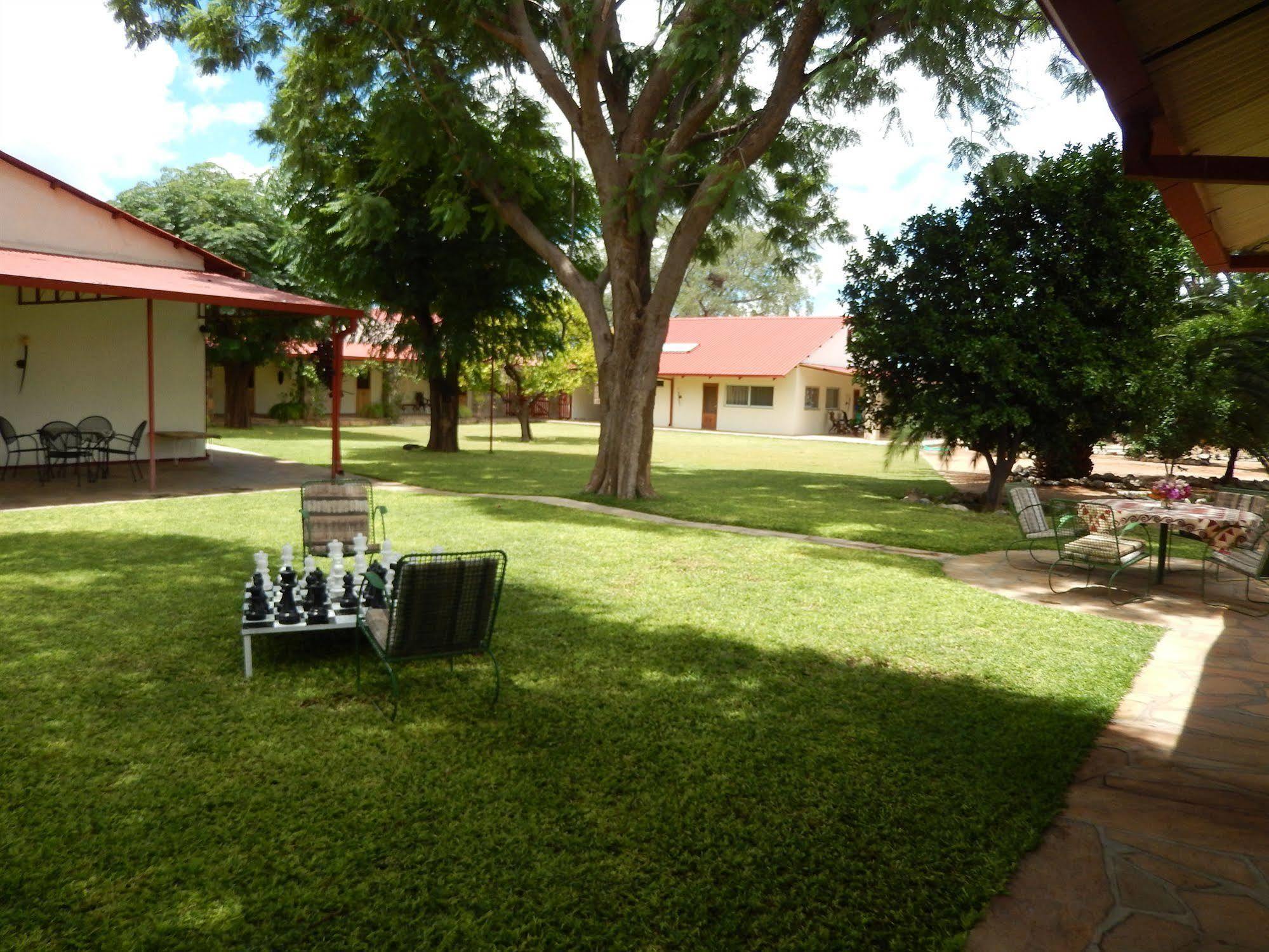 Dornhuegel Guestfarm Hotel Grootfontein Ngoại thất bức ảnh