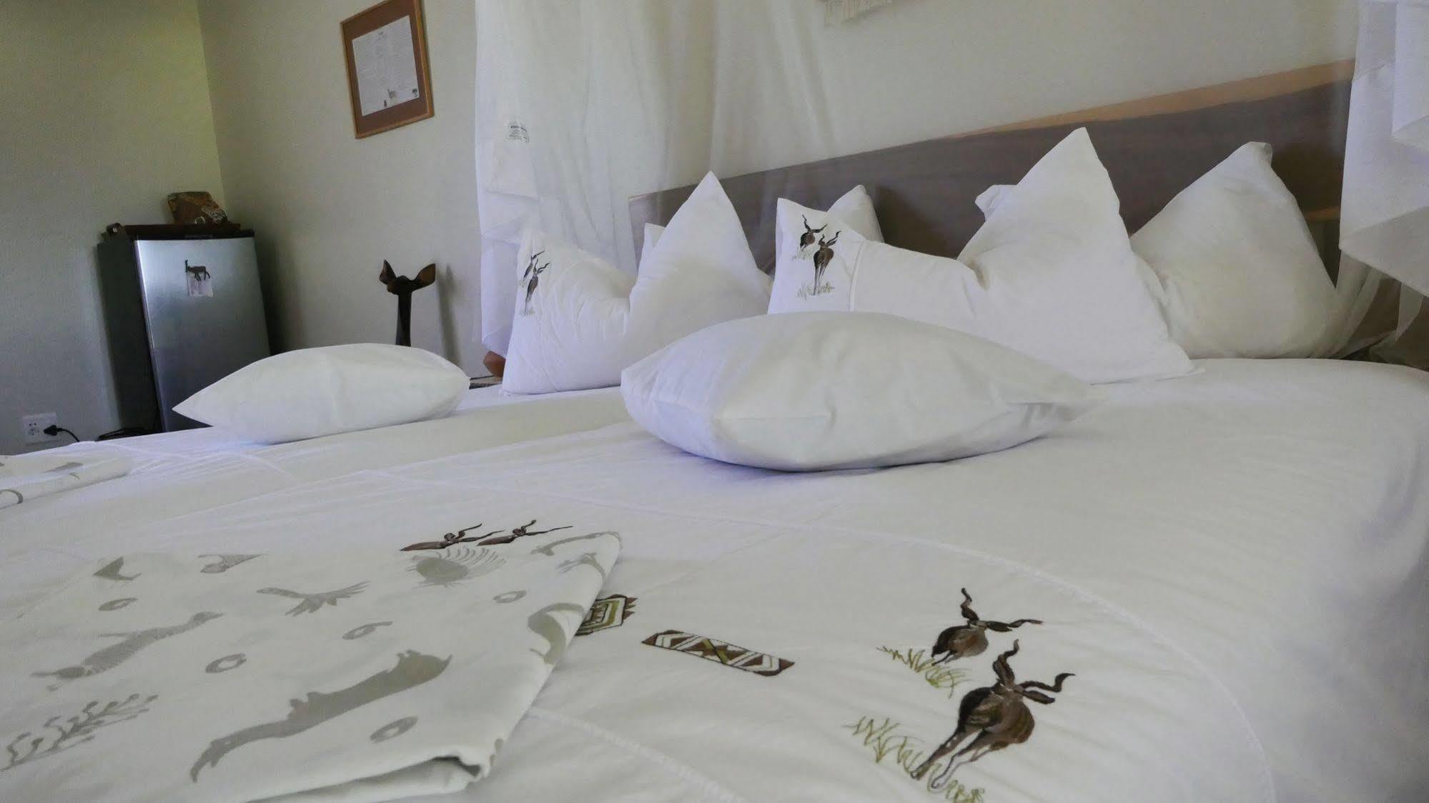 Dornhuegel Guestfarm Hotel Grootfontein Ngoại thất bức ảnh